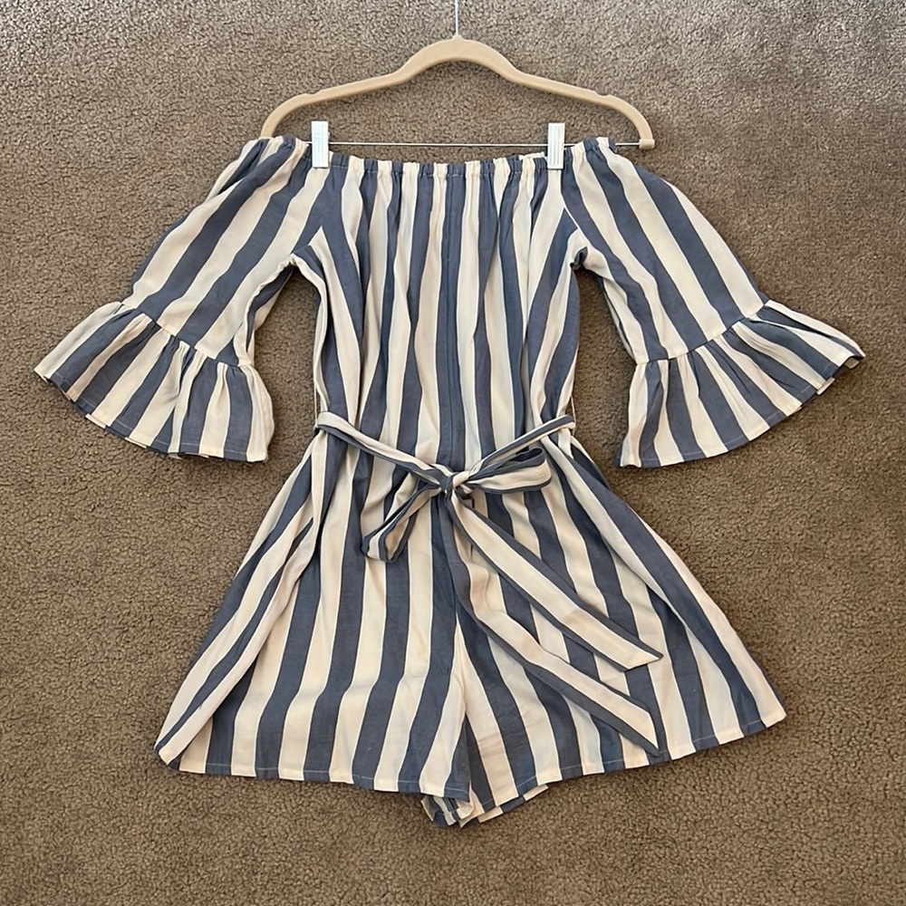 Billabong Blue & White Striped Romper 💙🤍